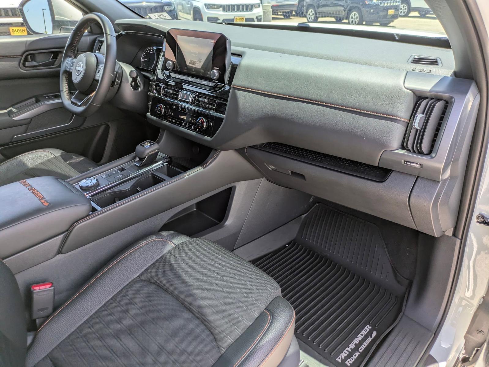 2025 Nissan Pathfinder Vehicle Photo in Seguin, TX 78155