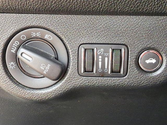 2017 Dodge Challenger Vehicle Photo in DANBURY, CT 06810-5034