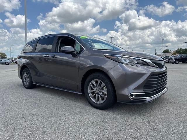 2024 Toyota Sienna Vehicle Photo in Jonesboro, AR 72404