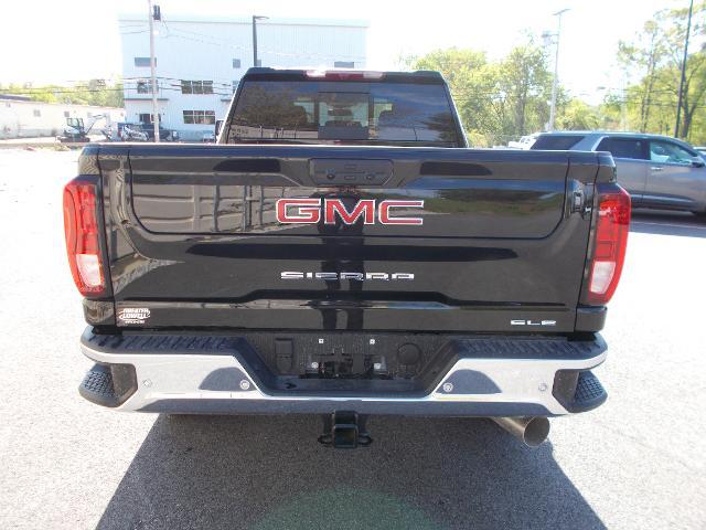 2025 GMC Sierra 2500 HD Vehicle Photo in LOWELL, MA 01852-4336