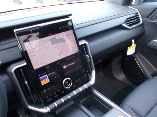 2025 GMC Acadia Vehicle Photo in LOWELL, MA 01852-4336