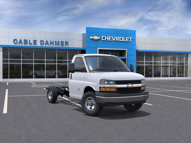 2025 Chevrolet Express Commercial Cutaway Vehicle Photo in TOPEKA, KS 66609-0000