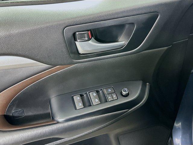 2018 Toyota Highlander Vehicle Photo in Flemington, NJ 08822