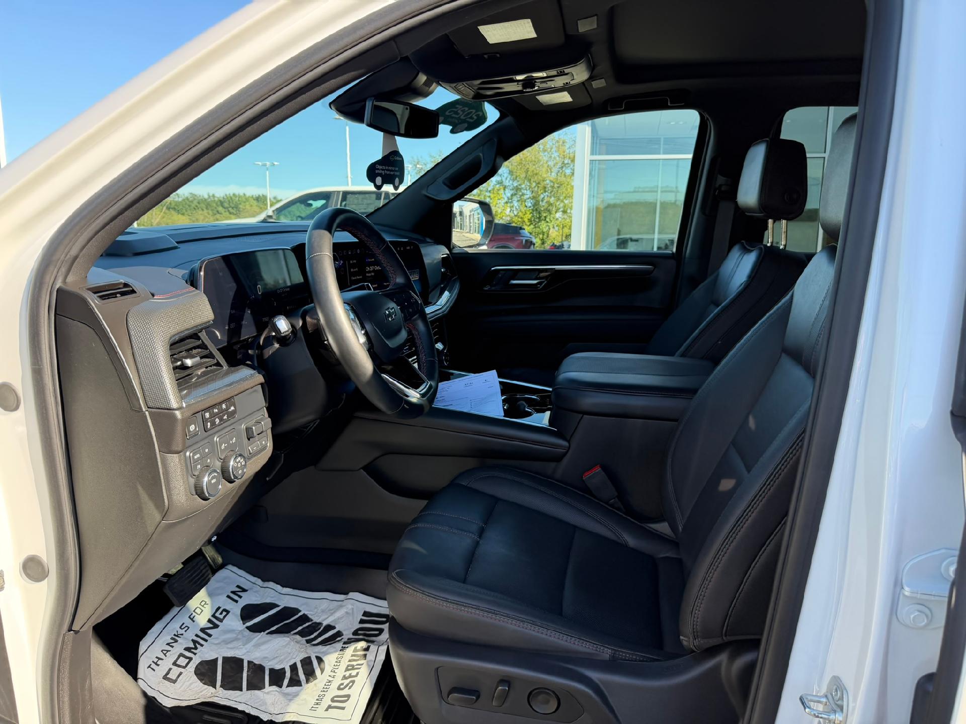2025 Chevrolet Tahoe photo 17 of 40