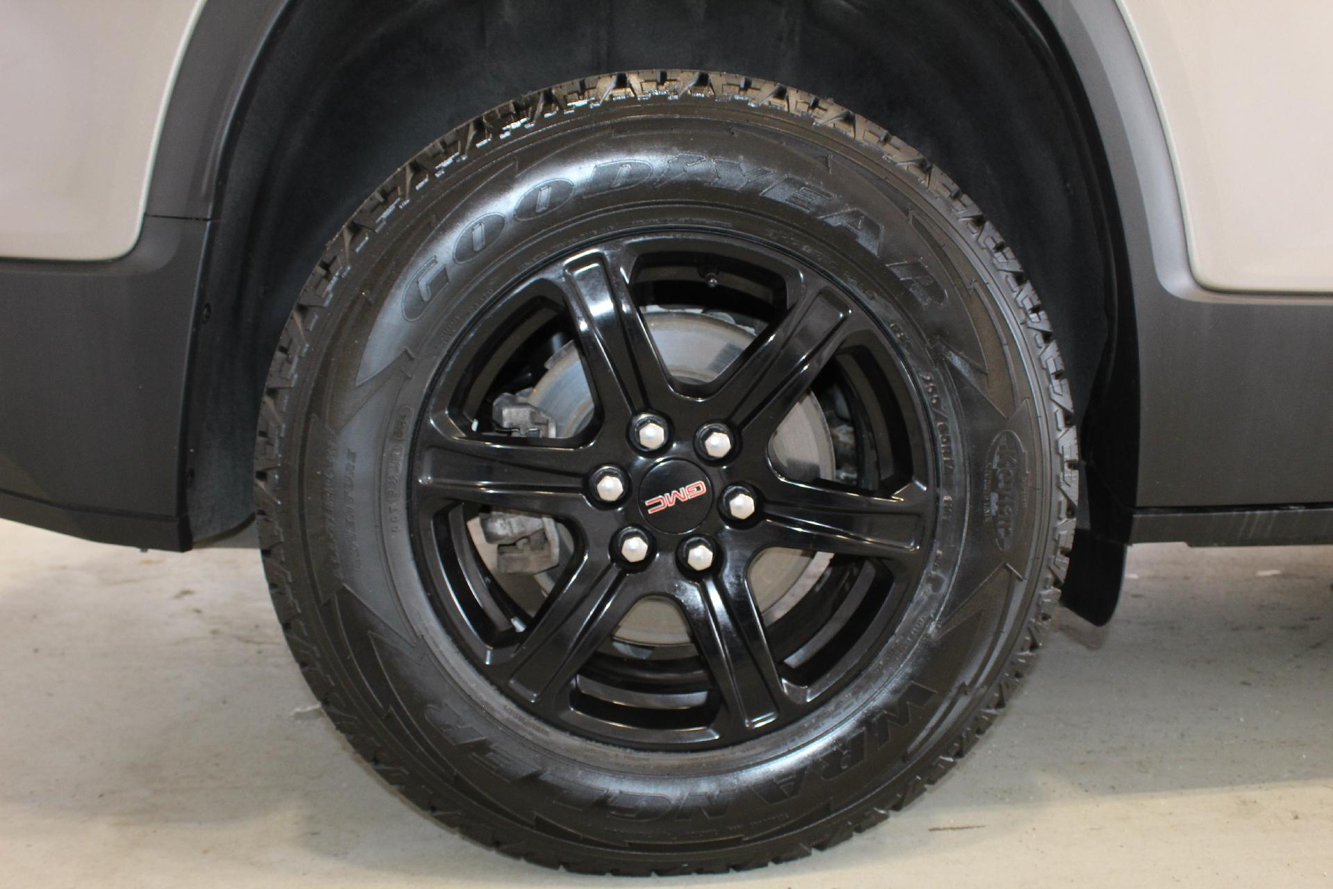 2022 GMC Acadia Vehicle Photo in NORTHAMPTON, MA 01060-1120