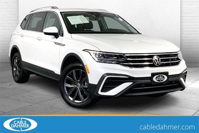 2023 Volkswagen Tiguan Vehicle Photo in Lees Summit, MO 64086