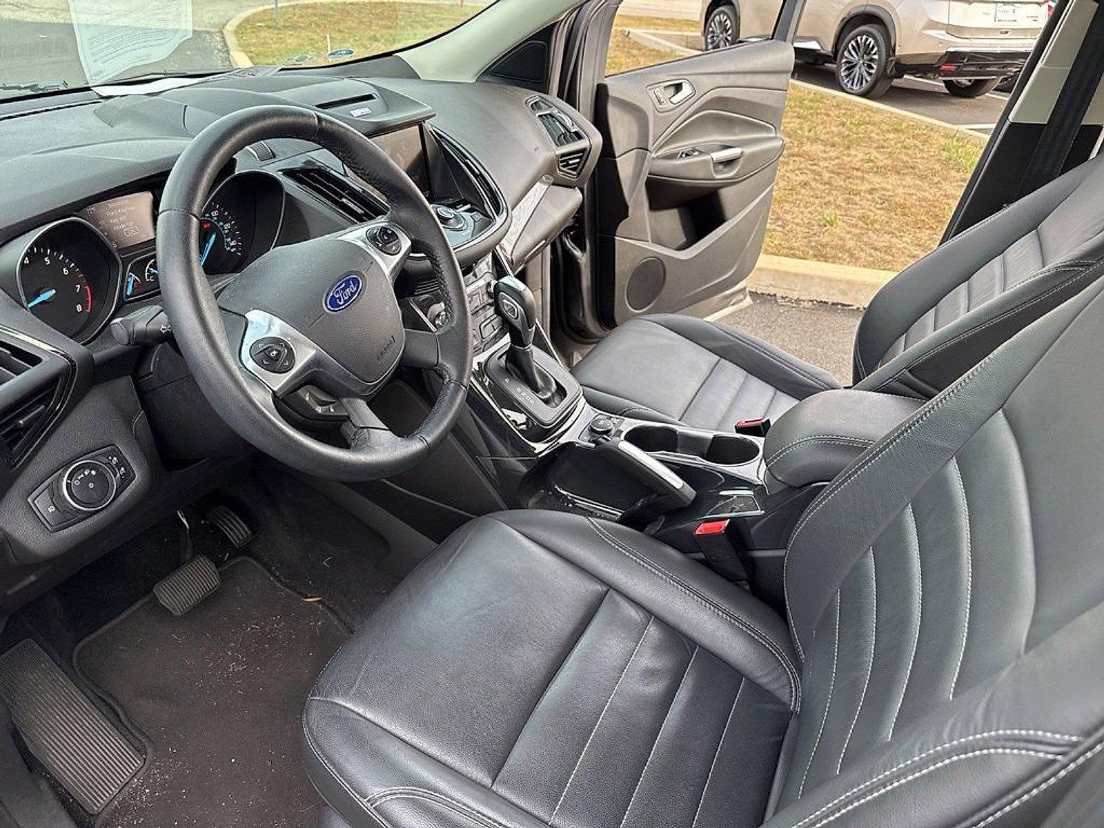 2015 Ford Escape Vehicle Photo in Harrisburg, PA 17111