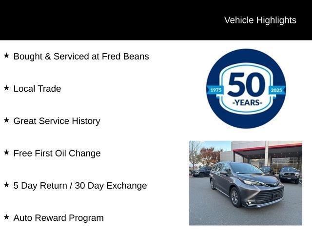 2023 Toyota Sienna Vehicle Photo in Flemington, NJ 08822