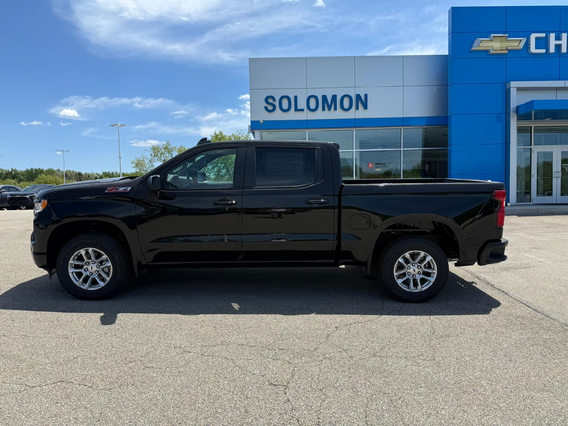 2026 Chevrolet Silverado 1500 photo 2 of 10