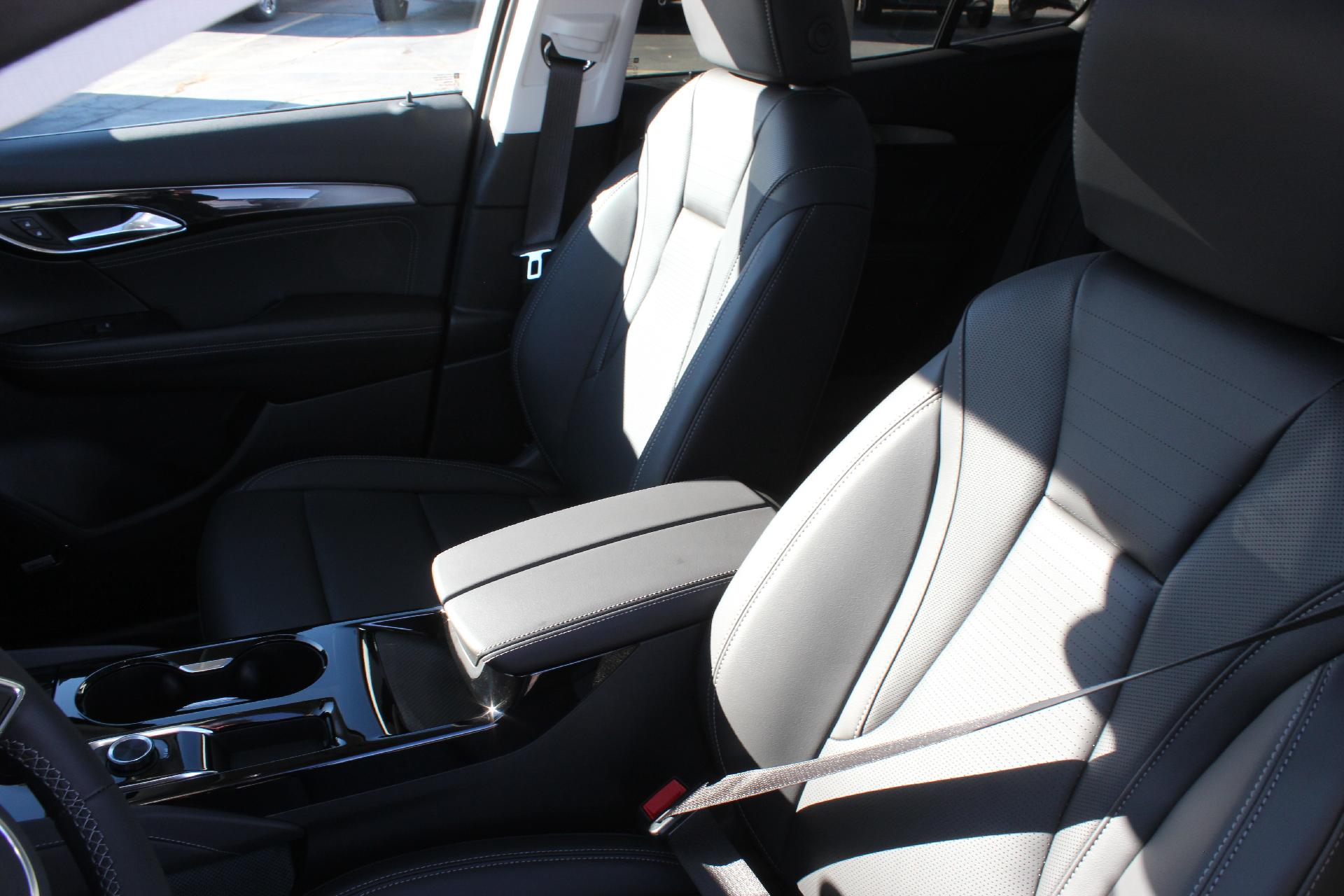 2025 Buick Envision Vehicle Photo in AURORA, CO 80012-4011