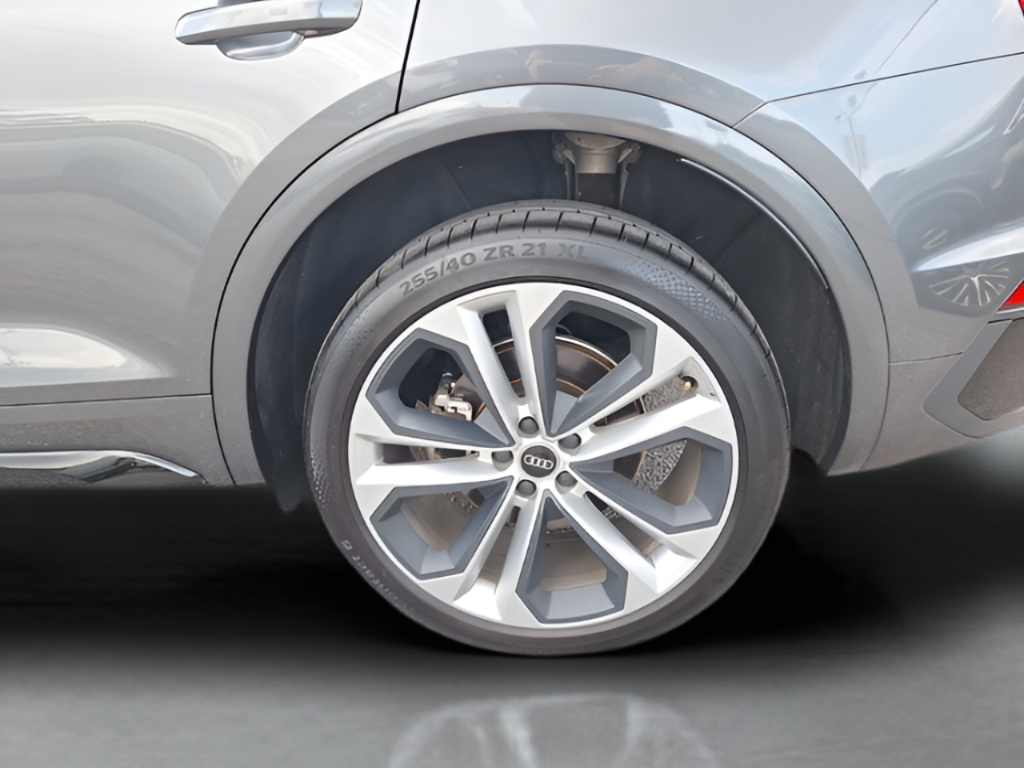 2023 Audi Q5 Sportback photo 25 of 33