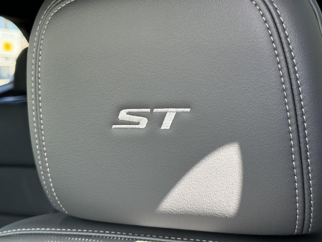 2025 Buick Enclave Vehicle Photo in LOWELL, MA 01852-4336