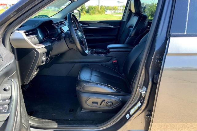 2022 Jeep Grand Cherokee Vehicle Photo in TOPEKA, KS 66609-0000
