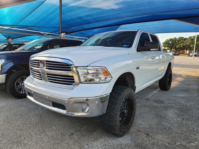 2016 Ram 1500 Vehicle Photo in DENTON, TX 76210-9321