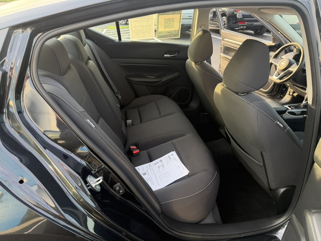 2022 Nissan Altima photo 33 of 33