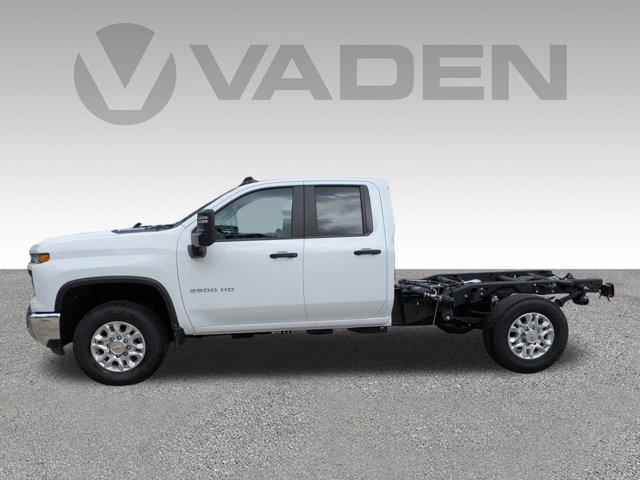 2025 Chevrolet Silverado 3500 HD Vehicle Photo in BRUNSWICK, GA 31525-1881