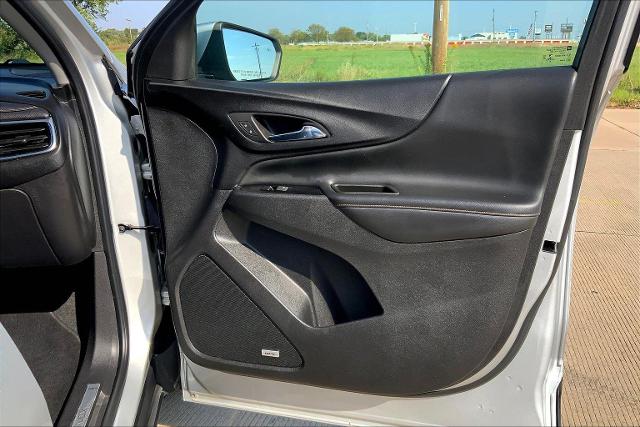 2022 Chevrolet Equinox Vehicle Photo in TOPEKA, KS 66609-0000