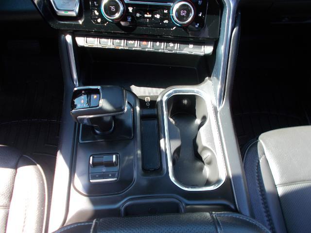 2024 GMC Sierra 1500 Vehicle Photo in LOWELL, MA 01852-4336