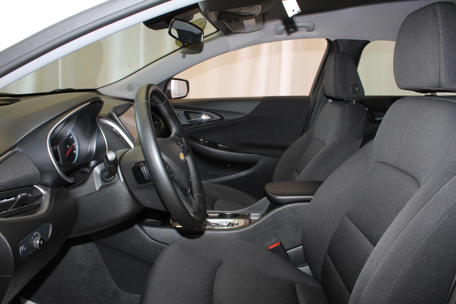 2025 Chevrolet Malibu Vehicle Photo in NORTHAMPTON, MA 01060-1120