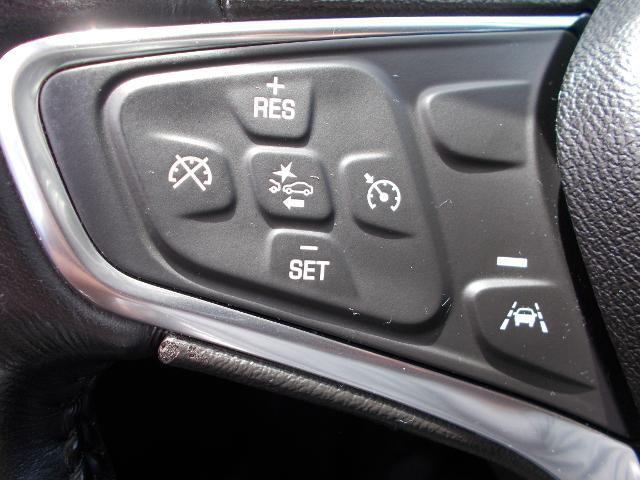 2020 Chevrolet Equinox Vehicle Photo in LOWELL, MA 01852-4336
