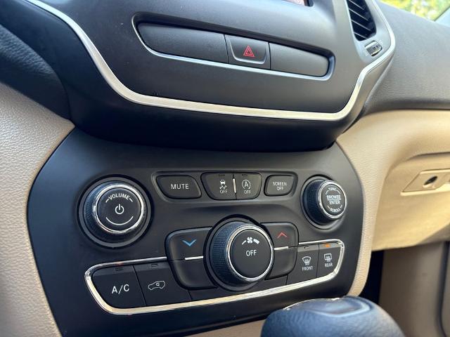 2019 Jeep Cherokee Vehicle Photo in Savannah, GA 31419