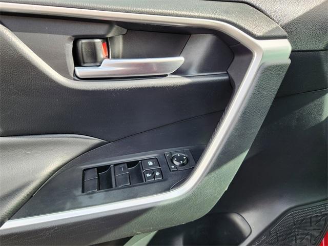 2019 Toyota RAV4 Vehicle Photo in AURORA, CO 80012-4011