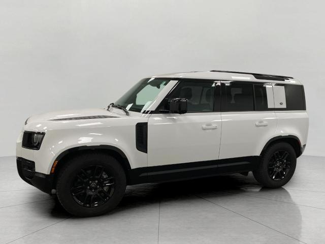 2024 Defender Vehicle Photo in Appleton, WI 54913