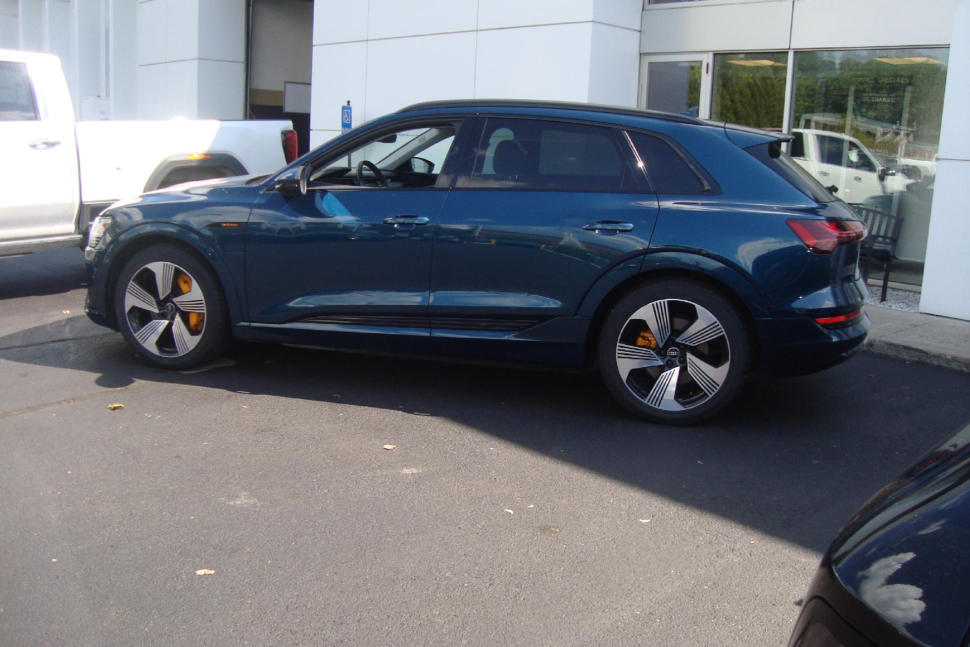 2022 Audi e-tron Vehicle Photo in PORTSMOUTH, NH 03801-4196