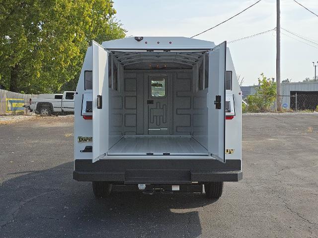 2025 Chevrolet Express Commercial Cutaway Vehicle Photo in INDEPENDENCE, MO 64055-1314
