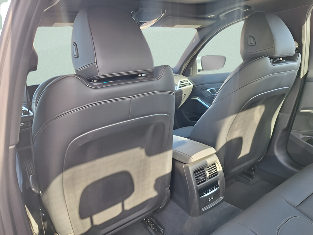 2026 BMW 3 Series photo 22 of 29