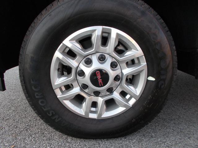 2025 GMC Sierra 2500 HD Vehicle Photo in LOWELL, MA 01852-4336