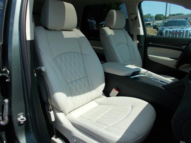 2022 Buick Enclave Vehicle Photo in LOWELL, MA 01852-4336