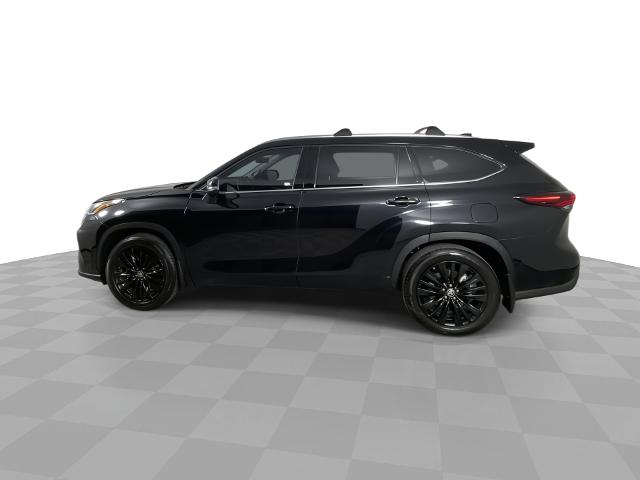 2024 Toyota Highlander Vehicle Photo in GILBERT, AZ 85297-0402