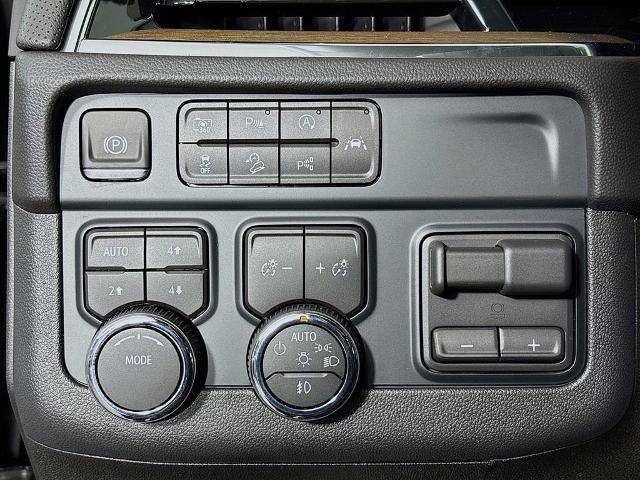 2026 Chevrolet Suburban Vehicle Photo in PUYALLUP, WA 98371-4149