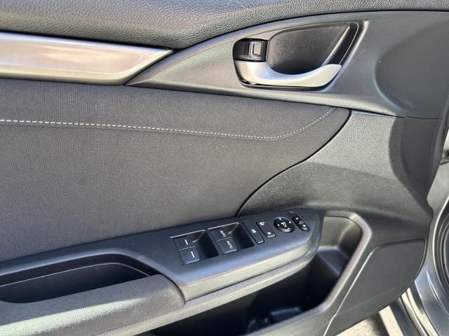 2018 Honda Civic Hatchback Vehicle Photo in Tucson, AZ 85712