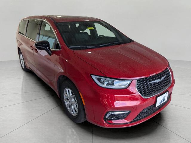 2026 Chrysler Pacifica Vehicle Photo in Neenah, WI 54956