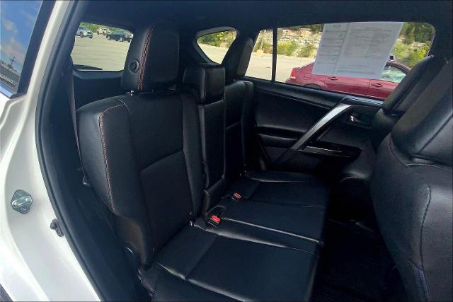 2016 Toyota RAV4 Vehicle Photo in KANSAS CITY, MO 64114-4545