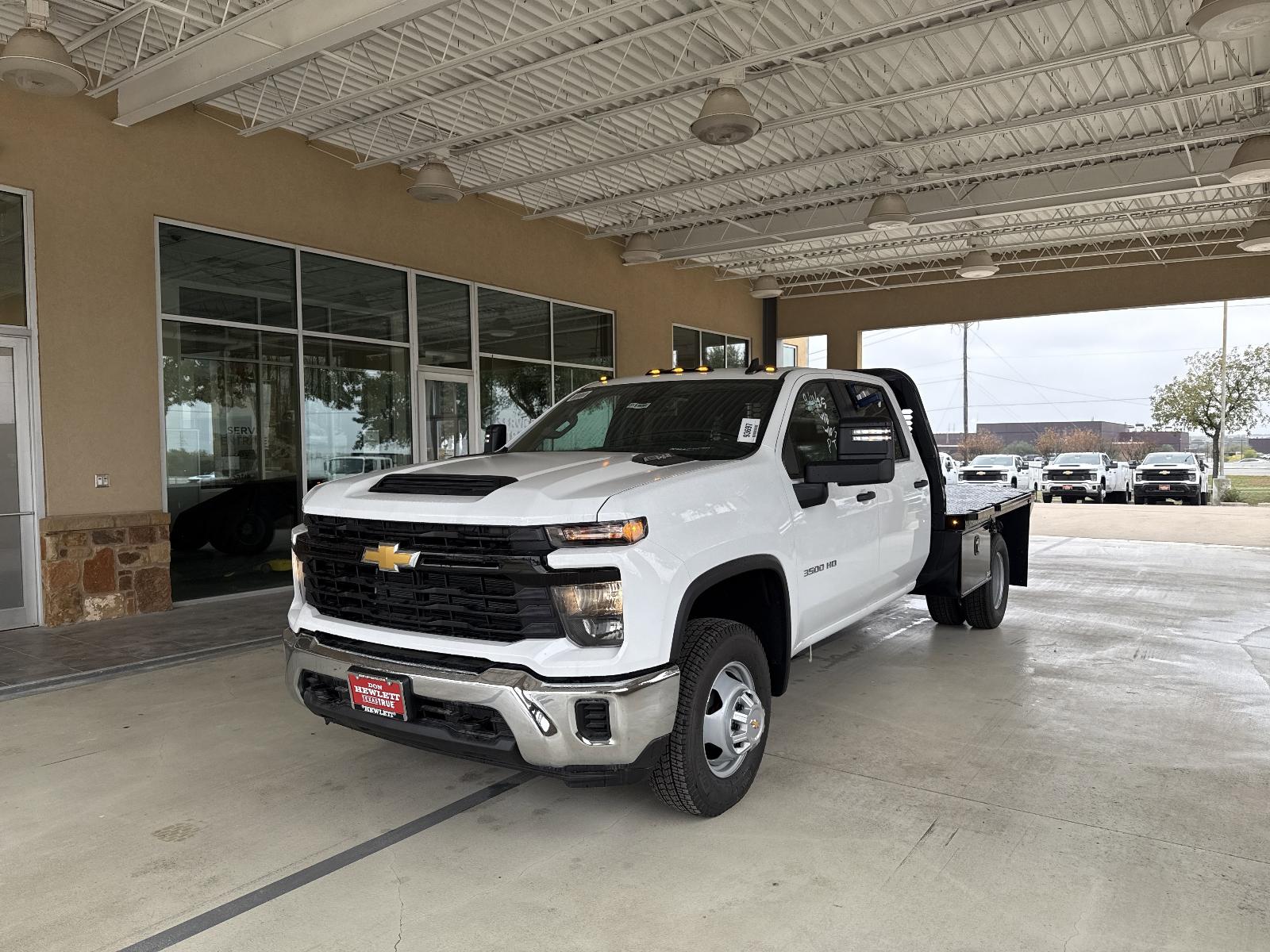 2025 Chevrolet Silverado 3500 HD Chassis Cab Vehicle Photo in GEORGETOWN, TX 78626-7508