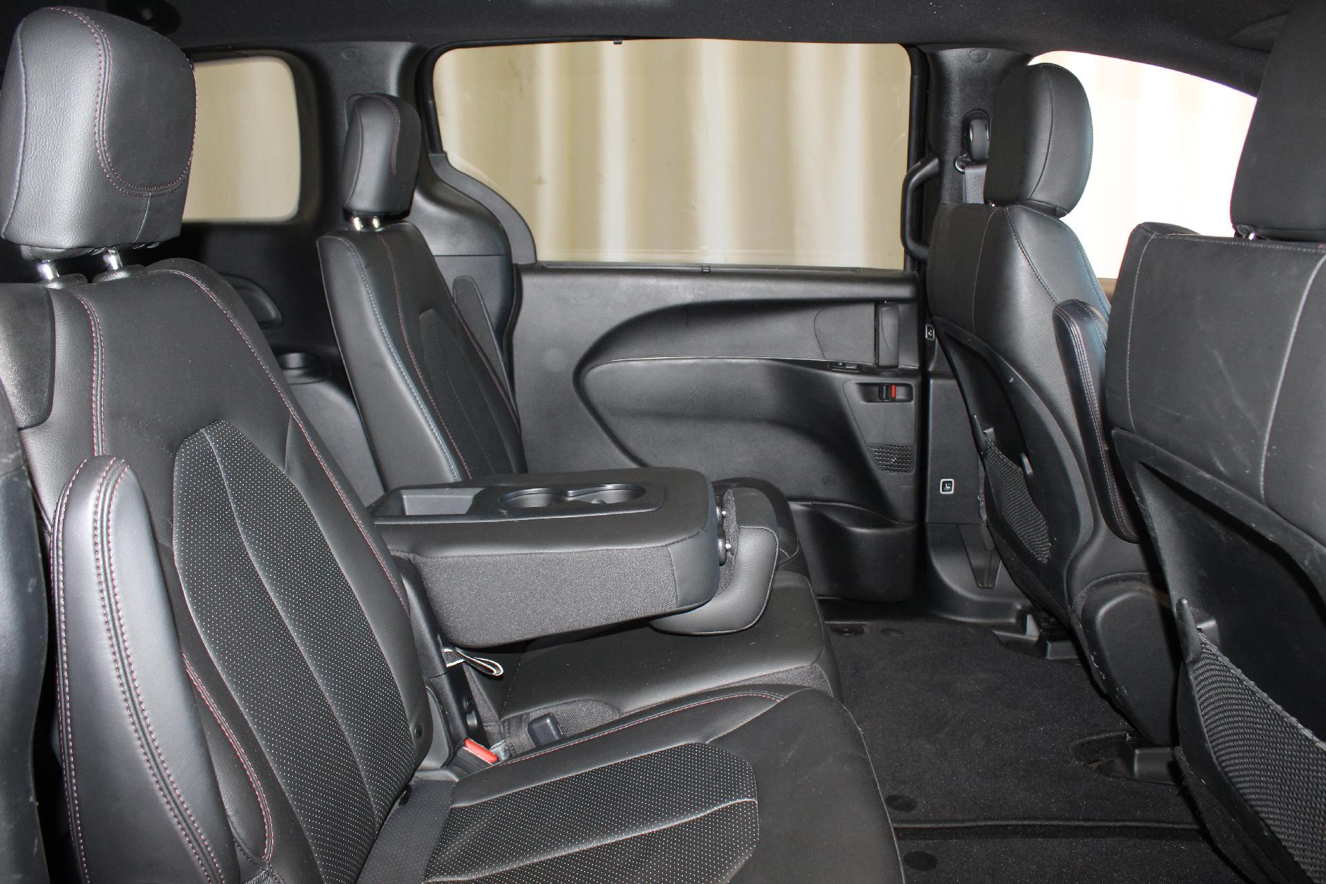2020 Chrysler Pacifica Vehicle Photo in NORTHAMPTON, MA 01060-1120