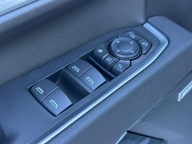 2025 GMC Sierra 2500 HD Vehicle Photo in COLUMBIA, MO 65203-3903