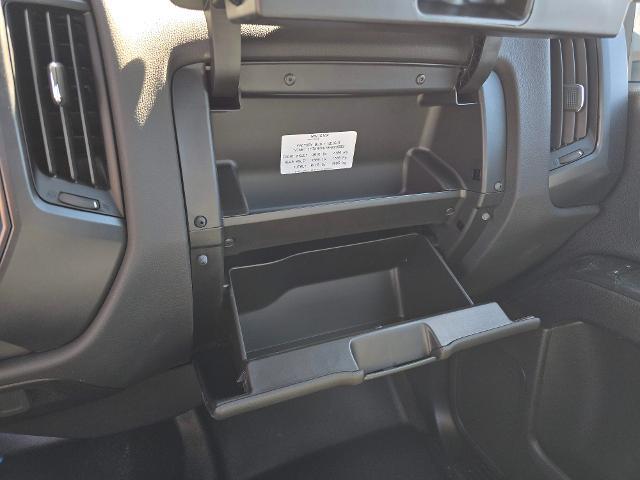 2024 Chevrolet Silverado Chassis Cab Vehicle Photo in INDEPENDENCE, MO 64055-1314