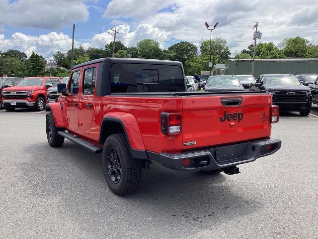 View vehicle photo 4