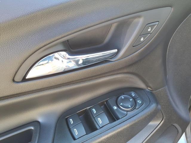 2024 Chevrolet Equinox photo 9 of 51