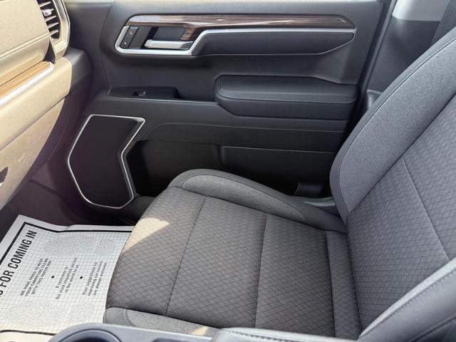 2023 Chevrolet Silverado 1500 Vehicle Photo in COLUMBIA, MO 65203-3903