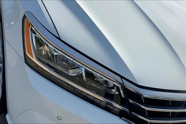 2018 Volkswagen Passat Vehicle Photo in TOPEKA, KS 66609-0000