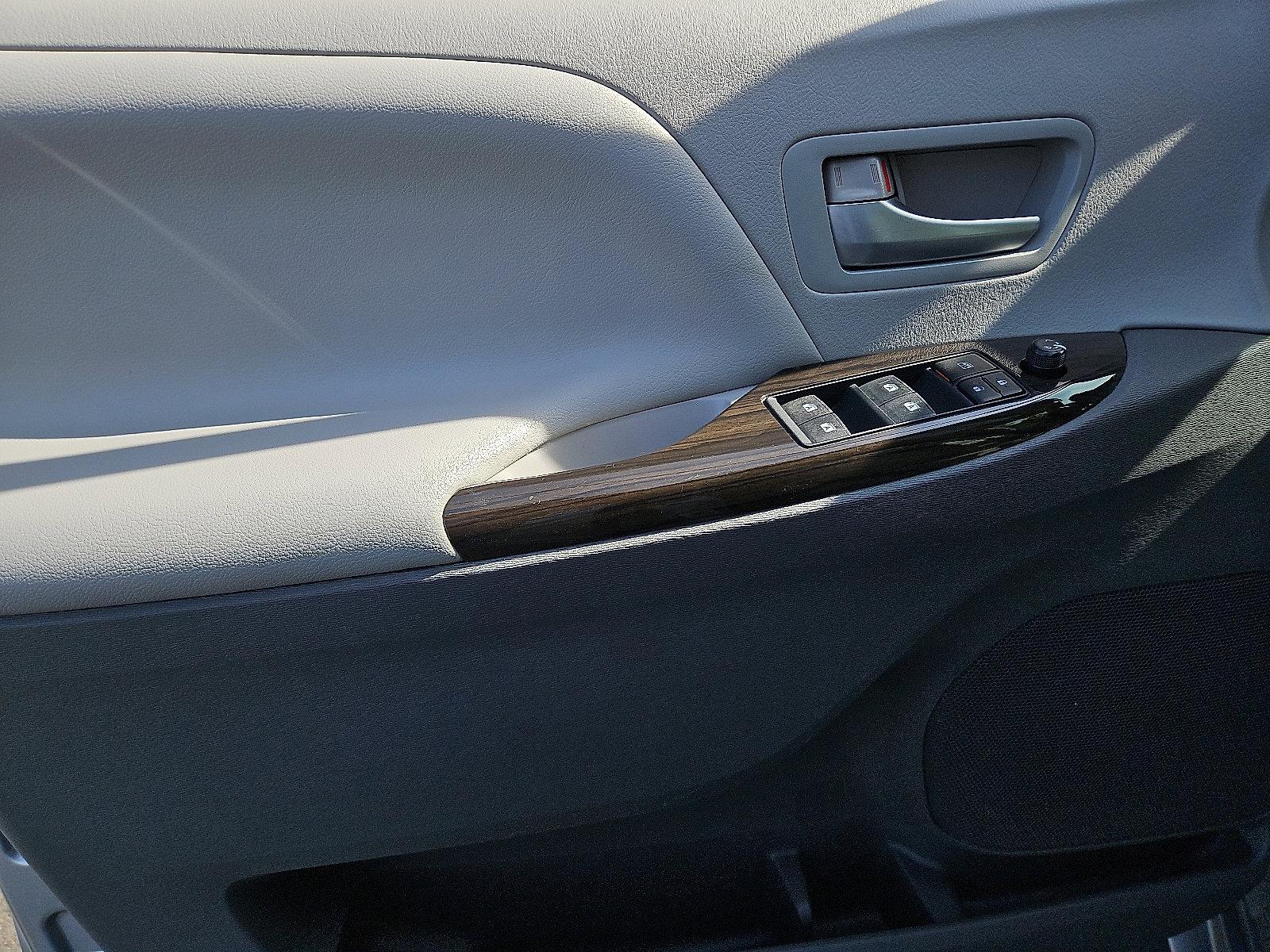 2015 Toyota Sienna Vehicle Photo in Trevose, PA 19053