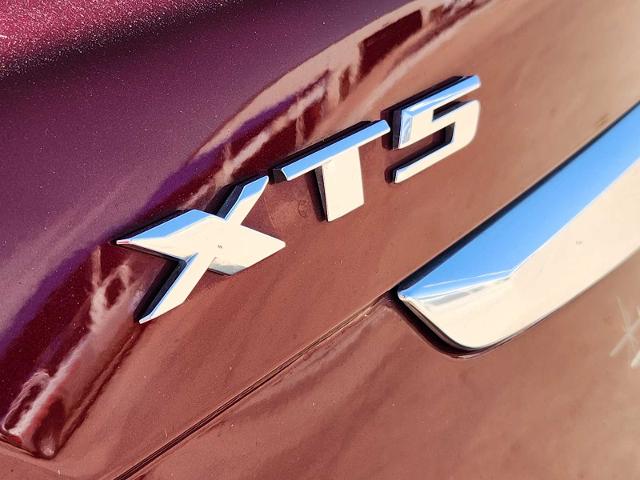 2017 Cadillac XT5 Vehicle Photo in DENTON, TX 76210-9321