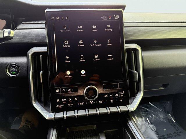 2025 GMC Acadia Vehicle Photo in LEOMINSTER, MA 01453-2952