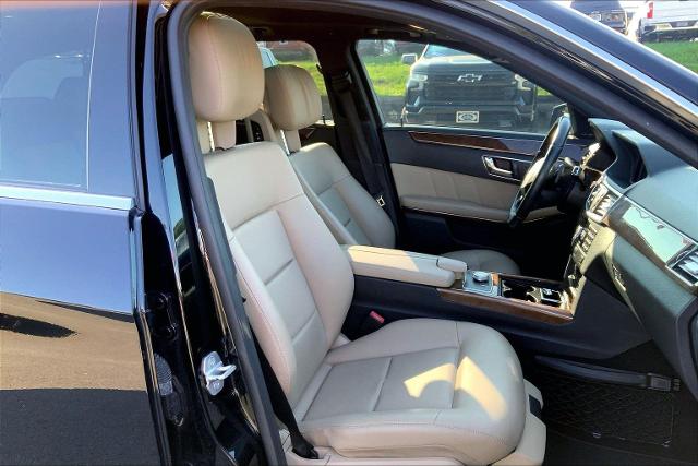 2011 Mercedes-Benz E-Class Vehicle Photo in KANSAS CITY, MO 64114-4502