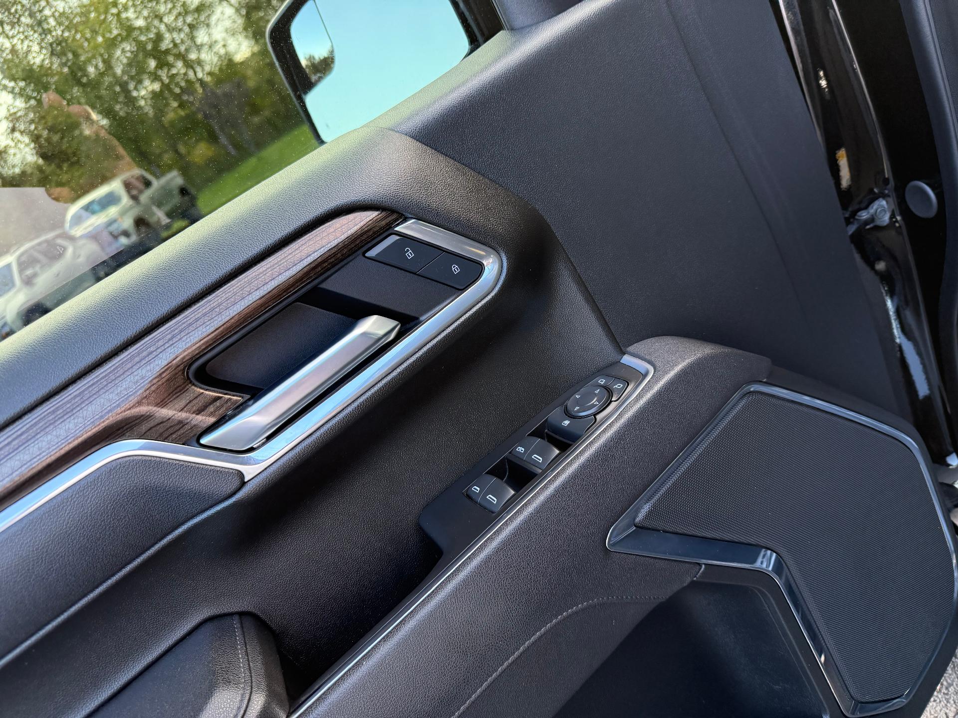 2025 Chevrolet Silverado 1500 photo 18 of 28